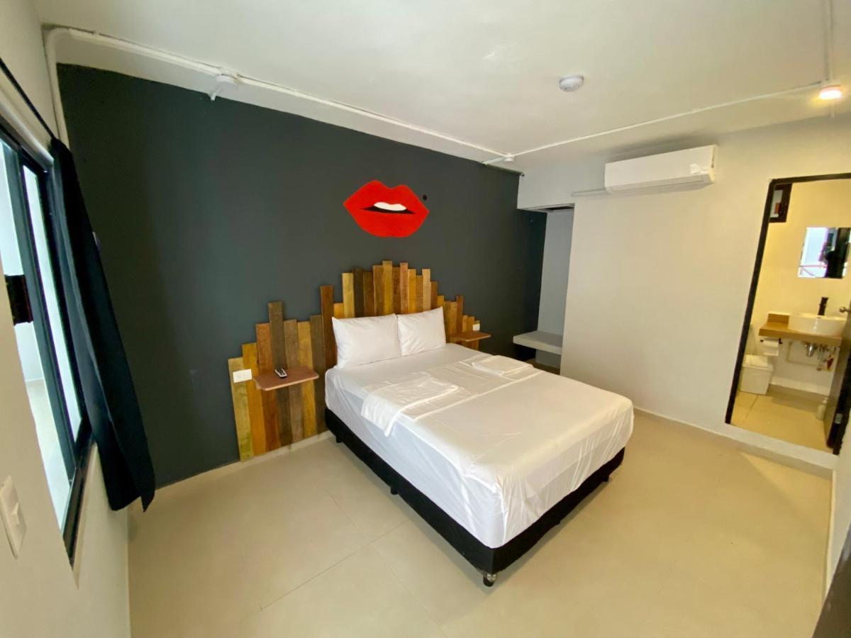 Why Not Rooftop Party Hostel Playa del Carmen Esterno foto