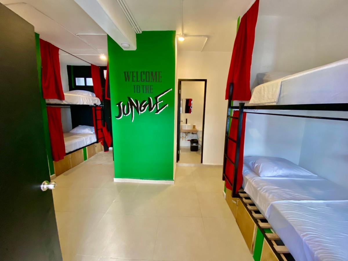 Why Not Rooftop Party Hostel Playa del Carmen Esterno foto