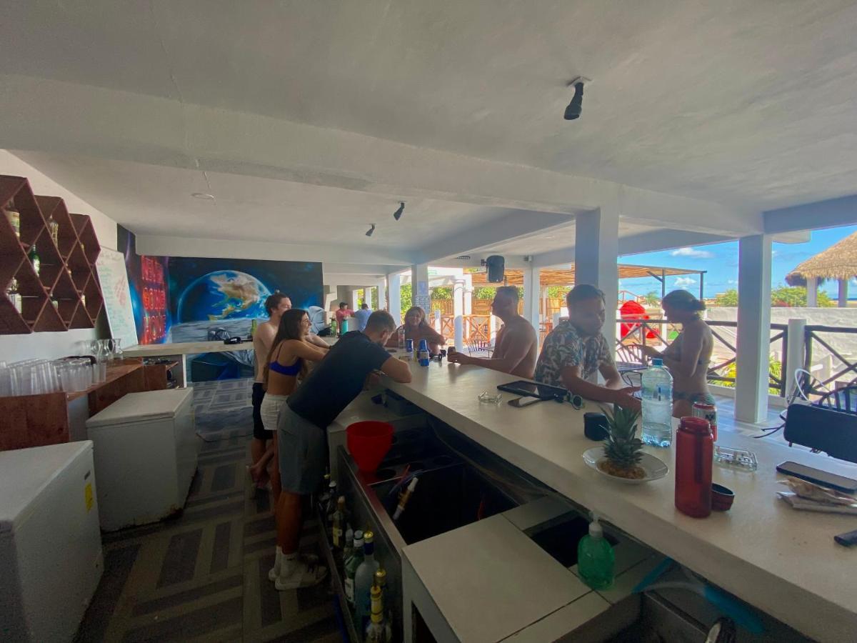 Why Not Rooftop Party Hostel Playa del Carmen Esterno foto