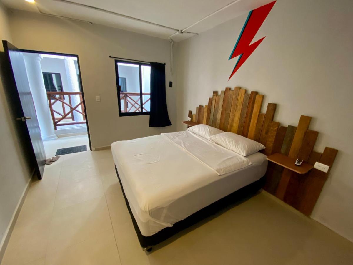 Why Not Rooftop Party Hostel Playa del Carmen Esterno foto