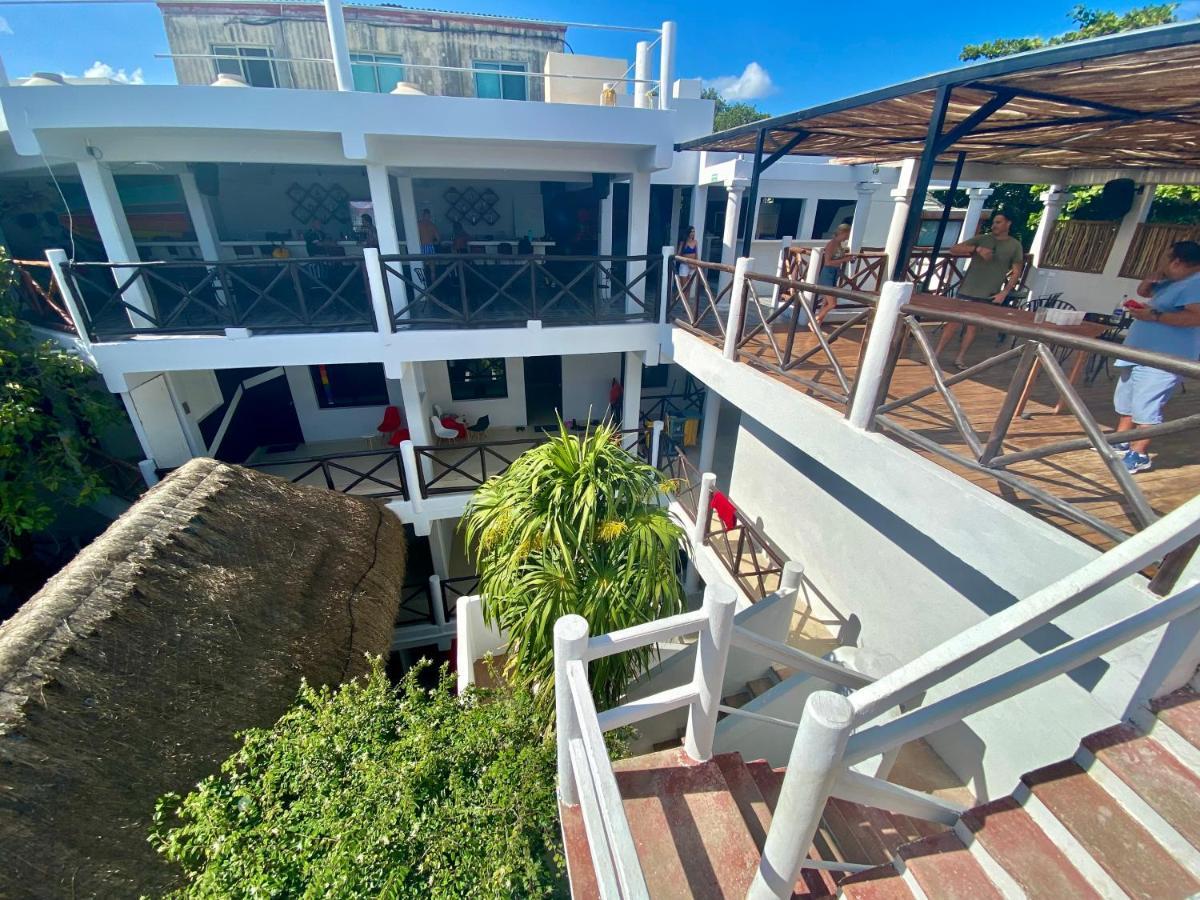 Why Not Rooftop Party Hostel Playa del Carmen Esterno foto