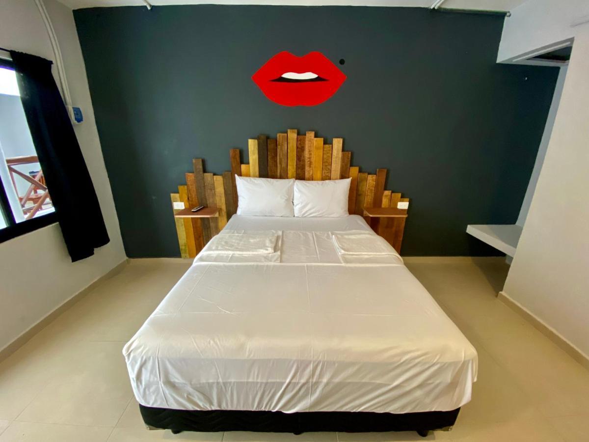 Why Not Rooftop Party Hostel Playa del Carmen Esterno foto