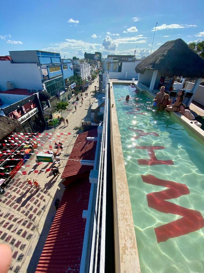 Why Not Rooftop Party Hostel Playa del Carmen Esterno foto