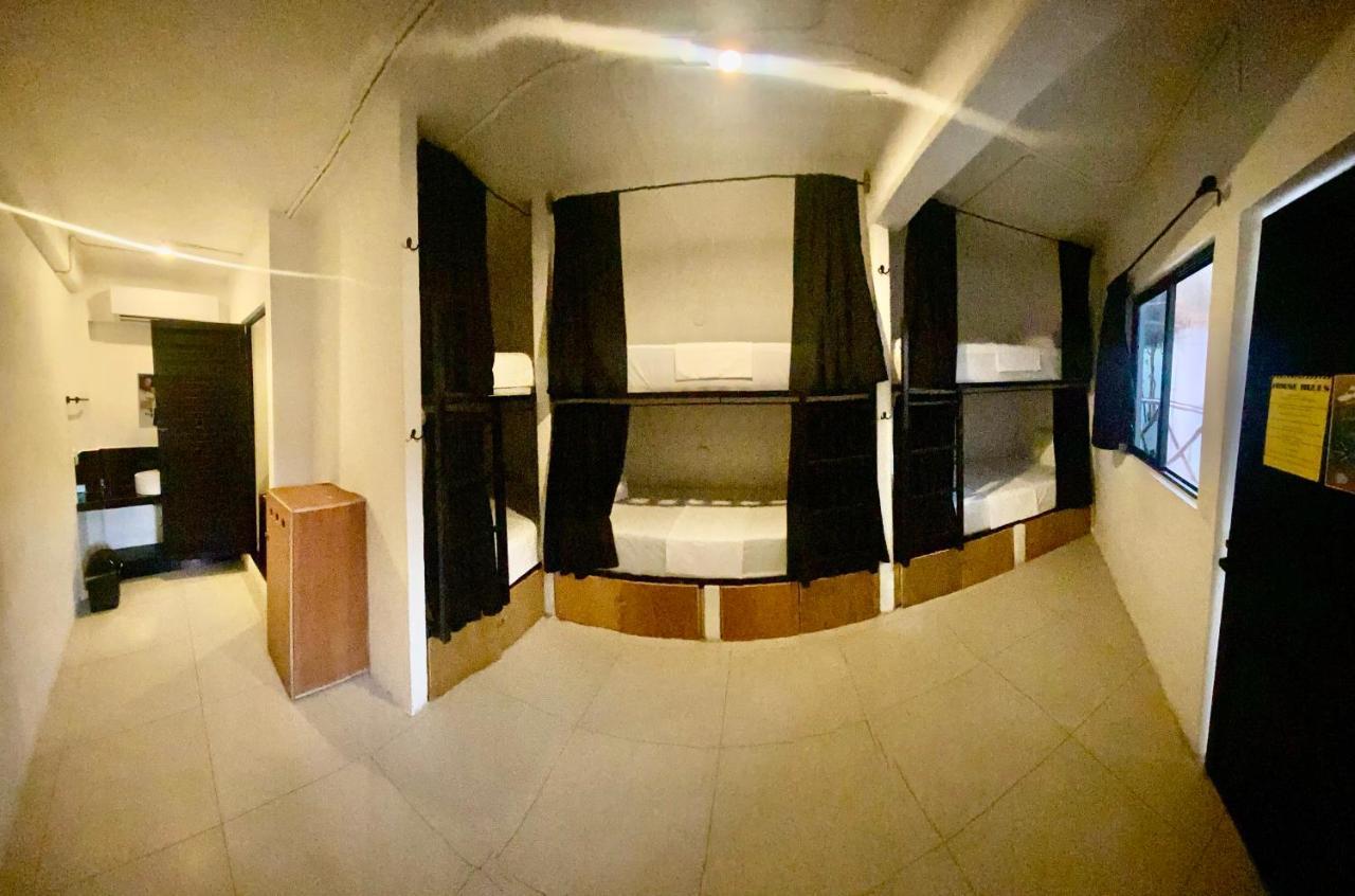 Why Not Rooftop Party Hostel Playa del Carmen Esterno foto
